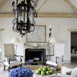 Kolory jakie lubią Norwegowie – miks różnych odcieni szarości i bladych niebieskich.