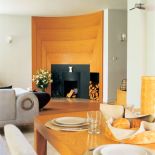 Kominek miał być największą ozdobą w ich domu. I udało się, bo zwraca uwagę każdego gościa. Obudowa została zrobiona