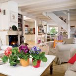 Kominek wymyślił Bolek. Dworek wystrojony na Wielkanoc