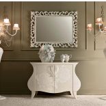 Komoda Glamour z metalowymi uchwytami w kształcie serca, ozdobiona malowanymi różami, producent: Giusti Portos, STUDIO ITALIA