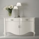 Komoda z kolekcji Raffaello firmy Cantori od 17 990 zł. STUDIO ITALIA