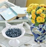 kwiatowe dekoracje na stole