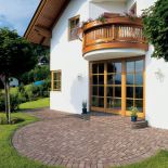 Kostka brukowa Castello Antico, jak zapewniają producenci przypomina bruk antycznego Rzymu. SEMMERLOCK