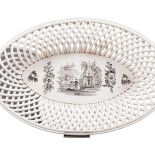 Koszyczek ze sceną rodzajową, fajans, druk podszkliwny, ok. 1850 r.