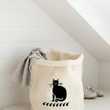 Kot na worku na brudną bieliznę. Kot na ścianę - szablon do malowania