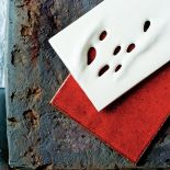 Krystyna Kaszuba-Wacławek bardzo lubi kolorowe szkliwa, których receptury sama opracowała.