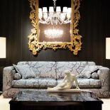 Kryształowe lustro Zanaboni ma ramę z drewna pokrytego 24-karatowym złotem. Kosztuje 147 900 zł. PATT MEBEL