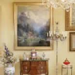 Kryształowy świecznik. Rokokowy apartament