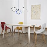 Krzesła Diago, stół Maciek i lampa stołowa. Tabanda