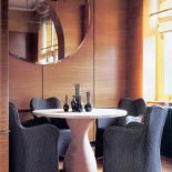 Kształtem przypominają motyle i tak też się nazywają - fotele Butterfly kosztują 1904 zł/szt. Firma Vincent Sheppard. DECOLOR