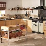 Kuchenka Elan 90 w kolorze kremowym za 14 000 zł, do tego profesjonalna winiarka, Falcon Polska