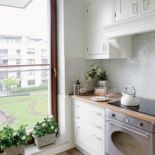 Kuchenka Smega w stylu retro. Róże i falbanki