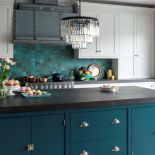 Kuchnia Holland Park łączy stare z nowym, klasykę z nowoczesnością, mat z błyskiem, prostotę z