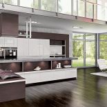 Kuchnia Jukon. MEBEL RUST. Aranżacje kuchni: urządzona jak salon