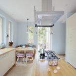 Kuchnia musiała być duża, żeby pomieścić całą rodzinę.