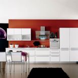 Kuchnia Osaka Bianco może mieć fronty laminowane matowe lub z połyskiem. STUDIO ITALIA