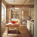 Kuchnia urządzona z kredensem ustawionym we wnęce. ALNO