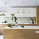 kuchnia w mieszkaniu w bloku z wielkiej płyty