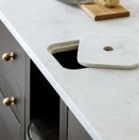 otwór w blacie na kuchenne resztki