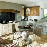 Kuchnia w stylu rustykalnym. Rezydencja w stajni