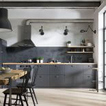 otwarta kuchnia bez górnych szafek