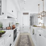 biała kuchnia w stylu francuskim