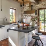 kuchnia w stylu rustykalnym nowoczesnym