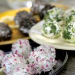 Kuleczki z koziego sera - zimna bezmięsna przekąska.