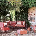 Kute meble ogrodowe najlepiej wymościć poduchami. Materac i poduszka z tkaniny Nimes Teja. KA INTERNATIONAL