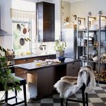 Kylig to lodówko-zamrażarka A+ z systemem No Frost za 1599 zł, do tego piekarnik Framdid OV3 w cenie 599 zł. IKEA