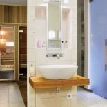 Lakiernia przerobiona na studio