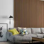 lamele na ścianie za kanapą