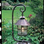 Lampa firmy Robers. Ręcznie kute lampy do ogrodu