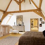 Lampa przy łóżku- charmonia starego z nowym.