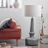 lampa podłogowa do salonu