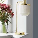 stojąca lampa abażur z frędzlami