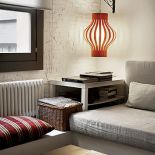 Lampion z kolekcji Farolillo z drewnianego forniru kosztuje od 3332 zł. Projekt: Bang Design. koma