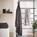 akcesoria do łazienki w  kolorach ziemi