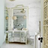 Łazienka pani domu w stylu art deco.