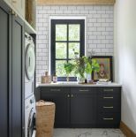 łazienka z pralnią w stylu farmhouse