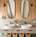 łazienka w drewnianym domu