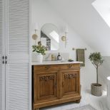 łazienka na poddaszu w domu irysovo home