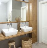 łazienka w drewnie styl skandynawski
