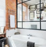 łazienka z wanną styl industrialny loftowy