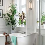 łazienka z wanną w kamienicy