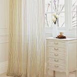 Lekka tkanina firmy Romo kosztuje 631 zł za m.b., przy wysokości 320 cm. DECODORE