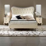 Łóżko Hermes na chromowanych toczonych nogach. CANTORI