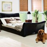 Łóżko Savannah tapicerowane skórą ekologiczną. Cena - 2499 zł. MATKOWSKI