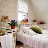 Łóżko zakupione zostało w IKEA. Dworek wystrojony na Wielkanoc