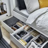 łóżko z pojemnikiem na pościel